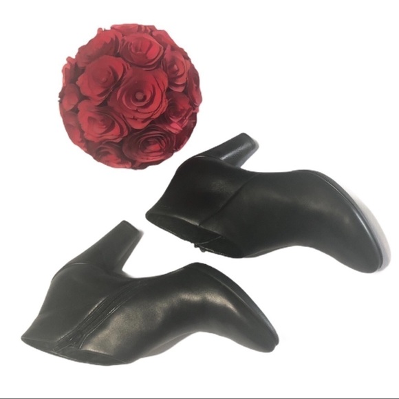 ECCO NWOB Ankle Bootie - Picture 3 of 10